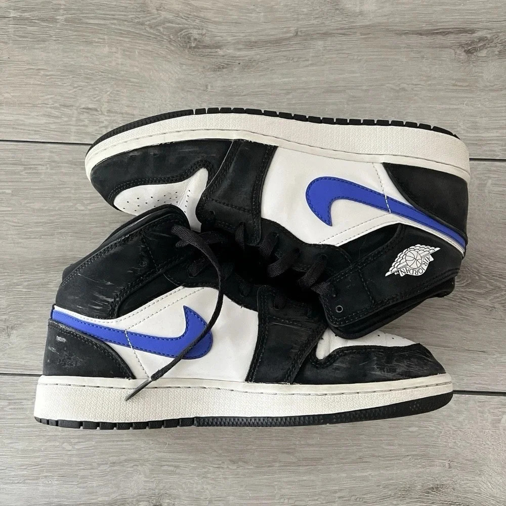 Nike Air Jordan 1 Mid GS White Blue Black Sneakers Size 7Y 554725-084